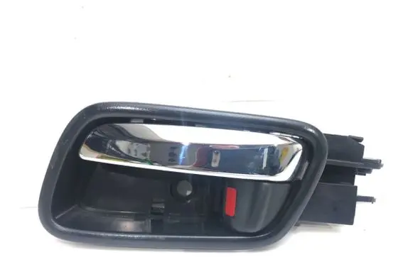 Honda CR-V Front door interior handle 
