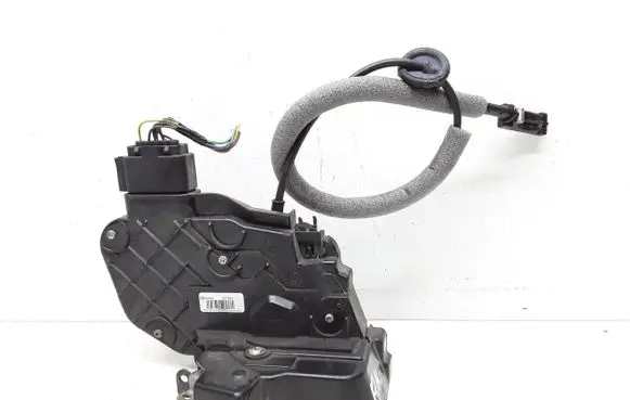Volvo XC60 Front door lock 30799311