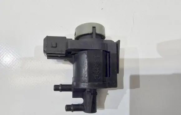 Audi A6 S6 C5 4B Turbo solenoid valve 1J0906283A