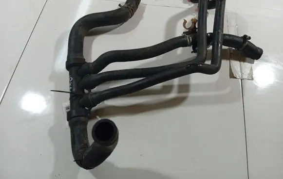 Nissan Primera Engine coolant pipe/hose 