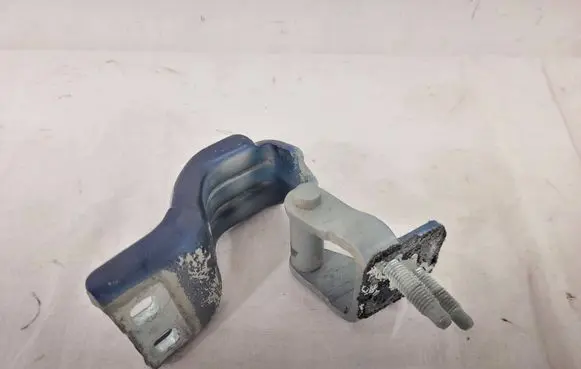 Volkswagen PASSAT B7 Tailgate/trunk/boot hinge 3C9827302D