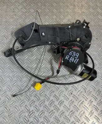 Mercedes-Benz Vito Viano W639 Sliding door motor A6398200442