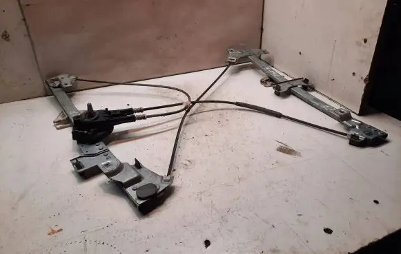 Peugeot Partner Front door manual window regulator 