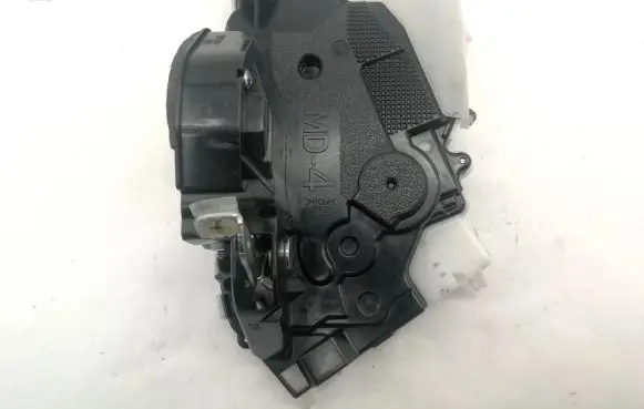 Toyota Prius (XW30) Front door lock