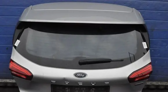 Ford Focus Tailgate/boot cover trim set 