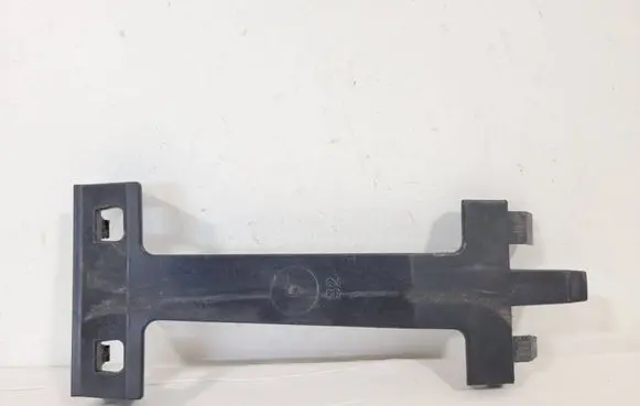 Renault Captur Front bumper mounting bracket 622567095R