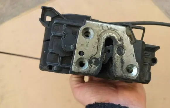 Renault Modus Front door lock 219246A