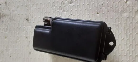 Jaguar XK8 - XKR Fuse module LNA2800JA 518104005