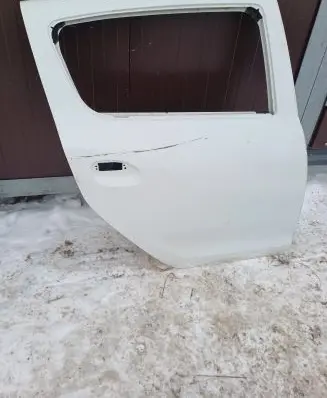 Dacia Sandero Rear door