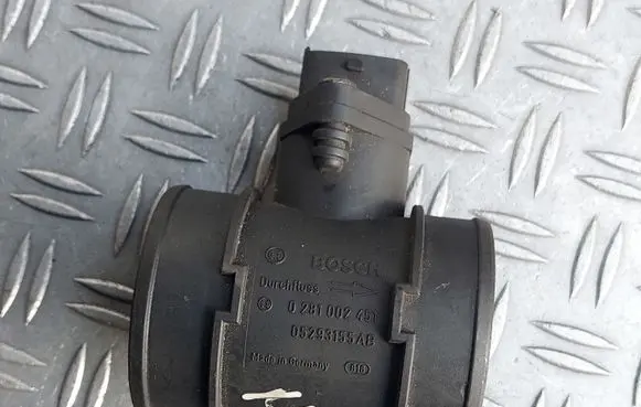 Chrysler Voyager Mass air flow meter F00C2G2051