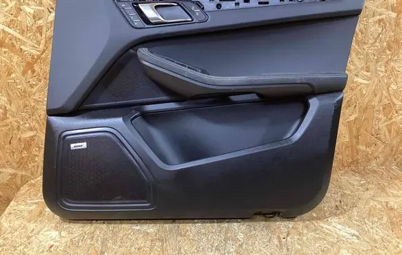 Porsche Macan (95B) Front door card panel trim 95b867012a