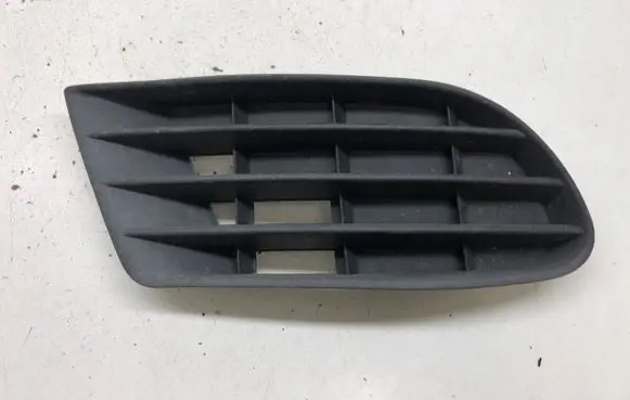 Volkswagen Golf Plus Front bumper lower grill 5M0853665
