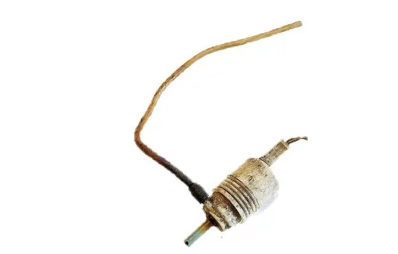 Volkswagen Golf III Windscreen/windshield washer pump 171955651