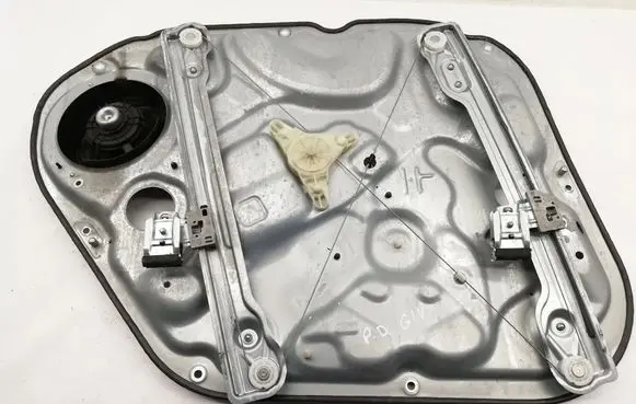KIA Venga Front door window regulator with motor 824801P020