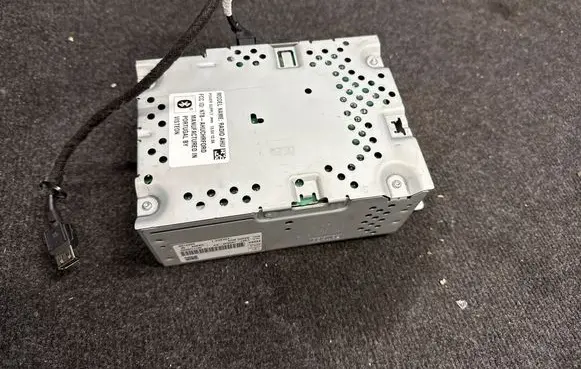 Ford Explorer VI Radio/CD/DVD/GPS head unit LB5T18D832KV A025199 02112020