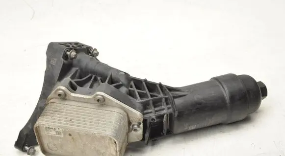 BMW 3 G20 G21 Oil filter mounting bracket 8580414