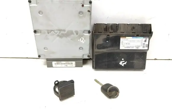 Ford Focus Engine ECU kit and lock set 2S4A12A650MB 98VP15607AB 1S7T15K600FC