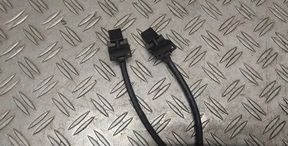 Toyota Prius+ (ZVW40) Windshield washer spray nozzle 