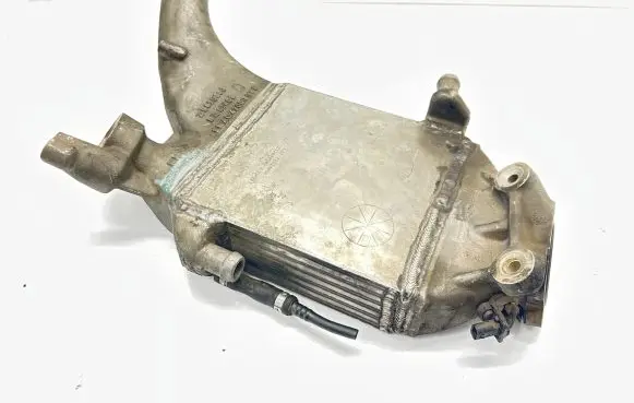 BMW 7 F01 F02 F03 F04 Intercooler radiator 7823886 18528010 CS269002