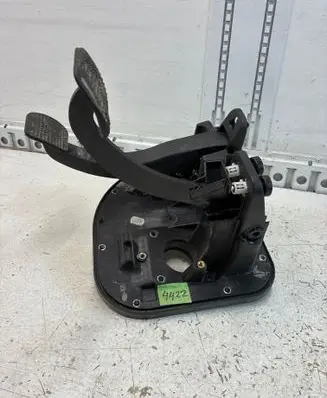 Iveco Daily 4th gen Pedal assembly 504068713 504068715 504066714