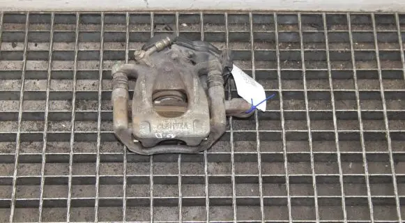 Nissan Leaf II (ZE1) Rear brake caliper