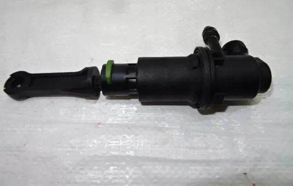 Clutch slave cylinder