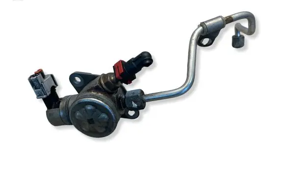 Nissan Qashqai Fuel injection high pressure pump 166304016R H8201146431