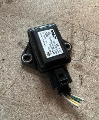 Audi A6 S6 C5 4B ESP acceleration yaw rate sensor 8E0907637A 0265005245 0015499