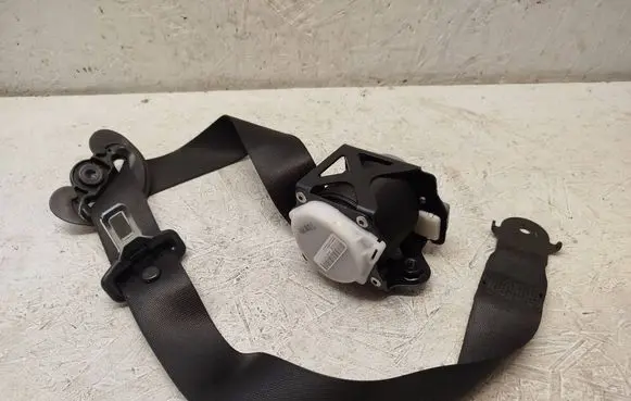 BMW X6 E71 Front seatbelt S2716104109H 12B1281P0118L