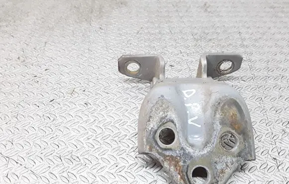 Hyundai Terracan Front door upper hinge