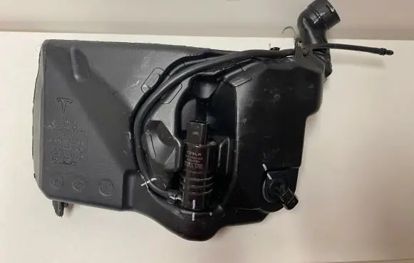 Tesla Model 3 Lamp washer fluid tank 164316500A