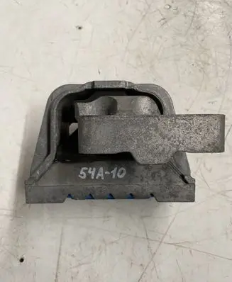 Engine mount bracket