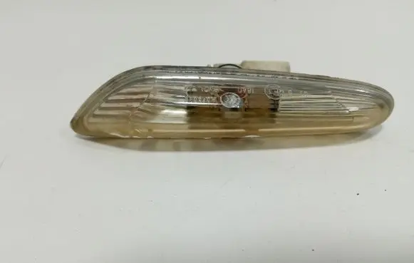 BMW 1 E81 E87 Front fender indicator light 6939816