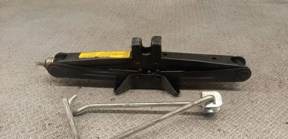 Toyota Corolla Verso AR10 Lift Jack 091110F020