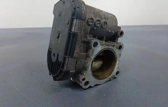 Nissan Qashqai Throttle body valve 8200330810E