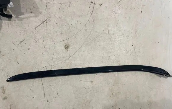 Hyundai Santa Fe Windshield trim 86130S1000