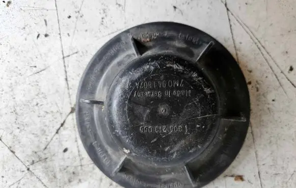 Ford Galaxy Headlight/headlamp dust cover 1305219065
