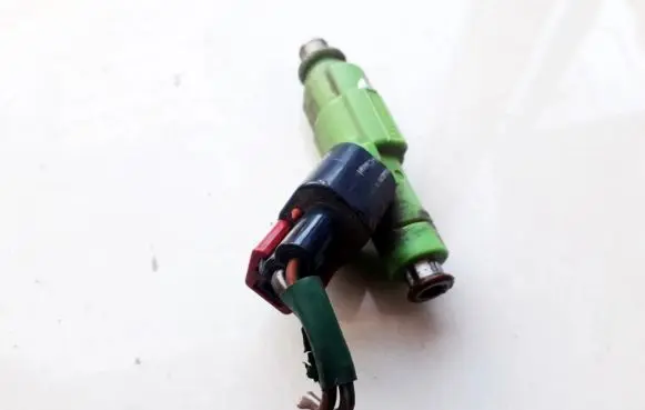 Dodge Grand Caravan Fuel injector 04861454AA 0280156007