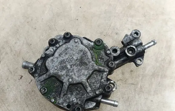 Audi A4 S4 B6 8E 8H Vacuum pump 038145209C V109