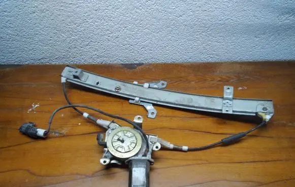 Hyundai Lantra I Rear door window regulator with motor 9881033000