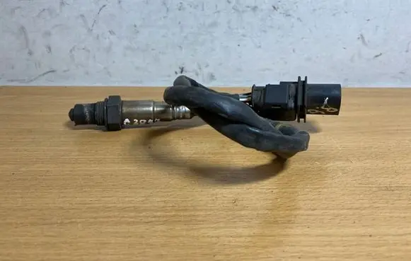 Volkswagen Golf VI Lambda probe sensor 03G906262 C3977