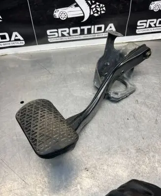 Mercedes-Benz E W211 Brake pedal A2112900119