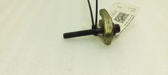 Nissan Qashqai Fuel Injector clamp holder