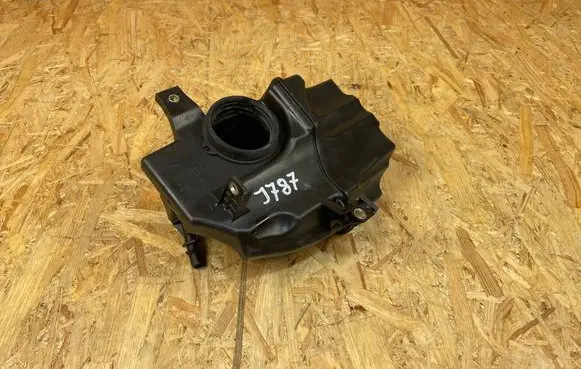 Mazda CX-30 Intake resonator HF3213196