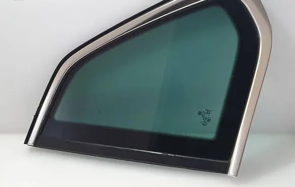 Volkswagen Tiguan Rear side window 5NA845041P
