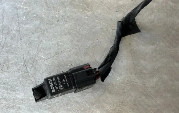 Dodge Journey Glow plug pre-heat relay 0281003040 05033351AA