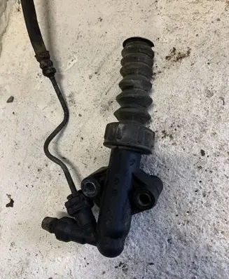 Citroen C3 Pluriel Clutch slave cylinder 2323