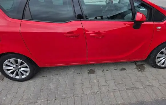 Opel Meriva B Front door 