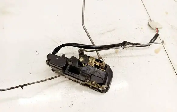 Mazda Xedos 6 Front door lock 1528007150