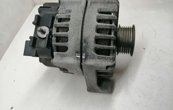BMW 3 E90 E91 Generator/alternator 7802261 2543461C